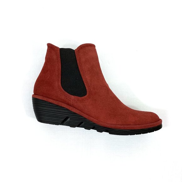 NWOT Fly London Phil Suede Wedge Chelsea Boot - Size 38 (7.5-8) - Picture 1 of 7
